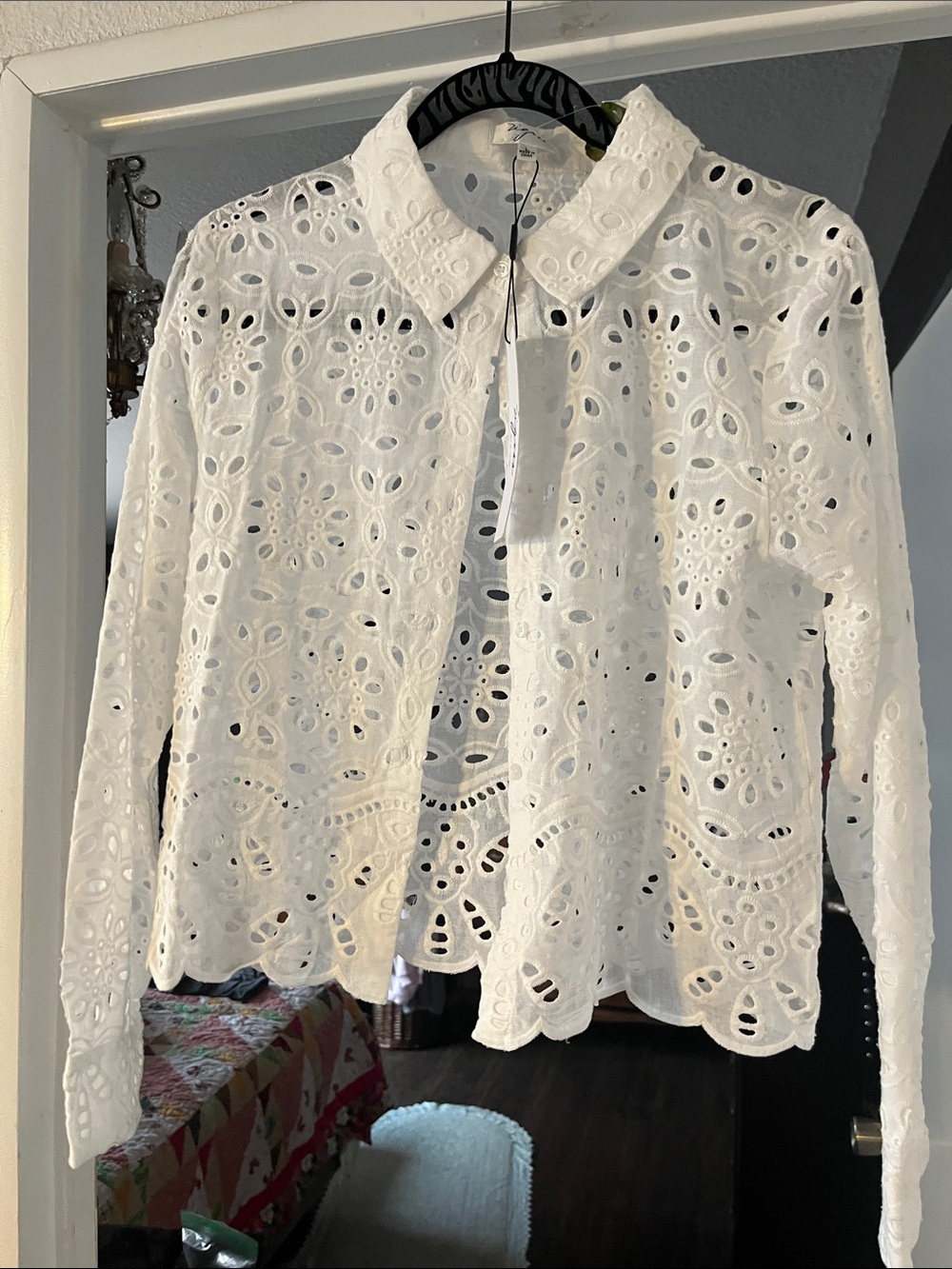 Vigoss White Eyelet Collared Blouse